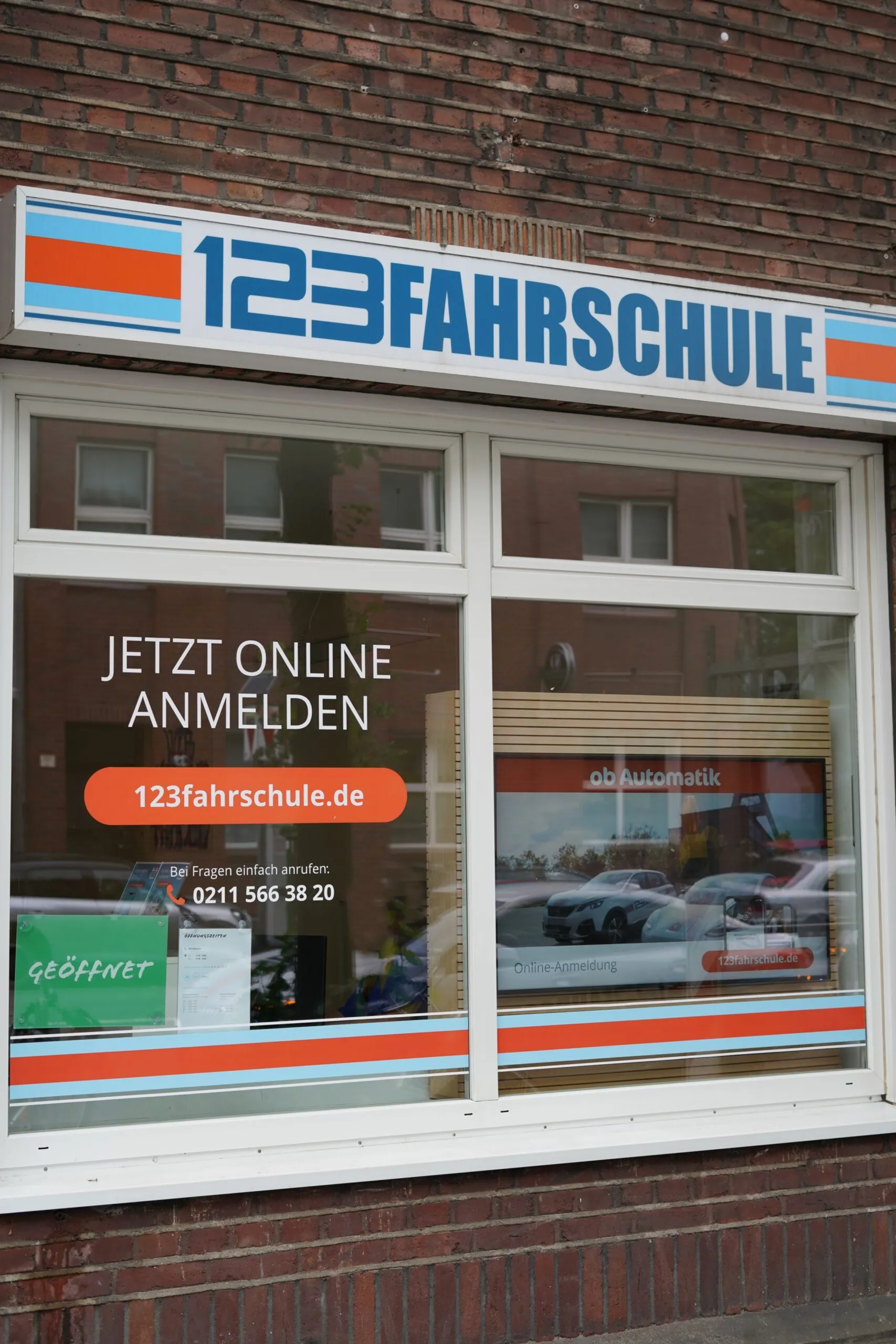 Filiale einer Fahrschule von außen